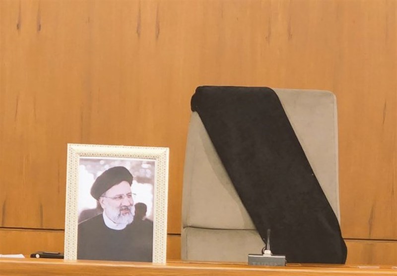 الحكومة الايرانية تعقد اجتماعها الاول برئاسة محمد مخبر
