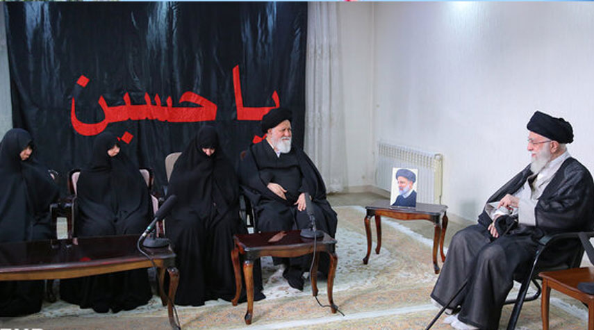 قائد الثورة الاسلامية يواسي عائلة الرئيس الشهيد آية الله رئيسي
