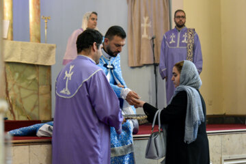 بالصور من ايران.. مراسم تكريم الشهيد رئيسي في كنيسة سركيس بطهران