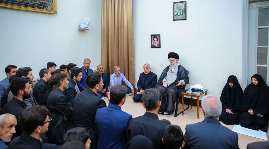 قائد الثورة: التشييع المهيب للشهداء أثبت أن الشعب الإيراني حي
