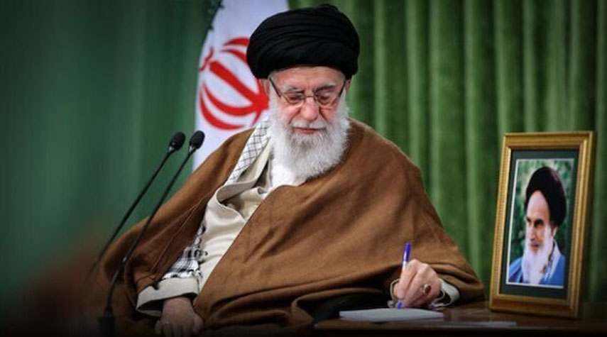 قائد الثورة الإسلامية يعزي بوفاة عقيلة الشهيد صياد شيرازي
