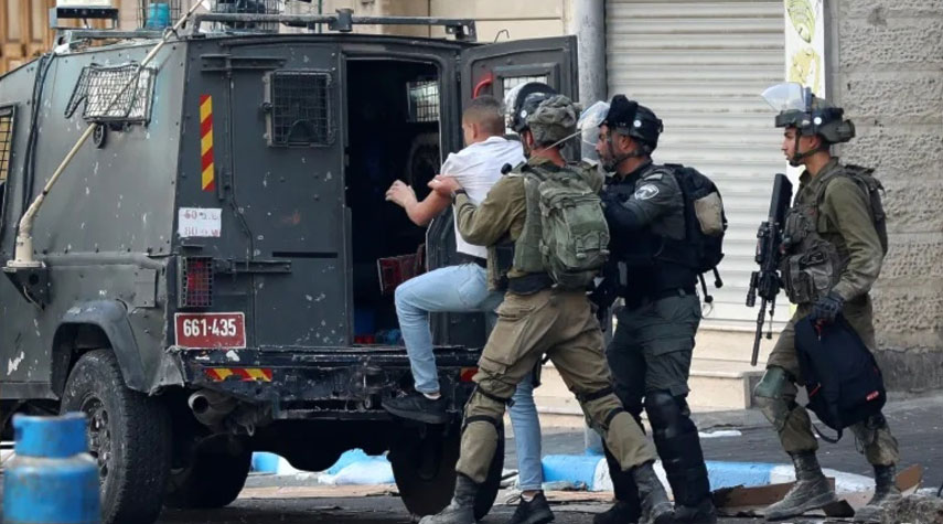قوات الاحتلال تعتقل 15 فلسطينيا من الضفة الغربية