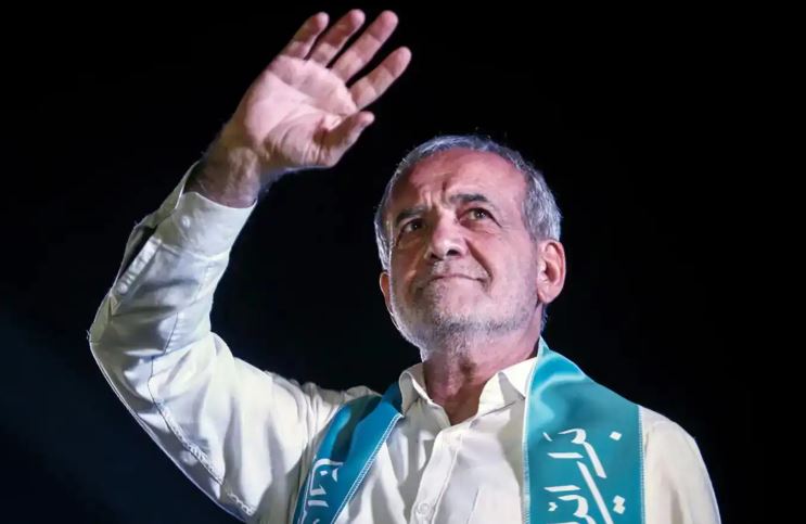 الرئيس المنتخب يؤكد استعداده لخدمة الشعب الإيراني