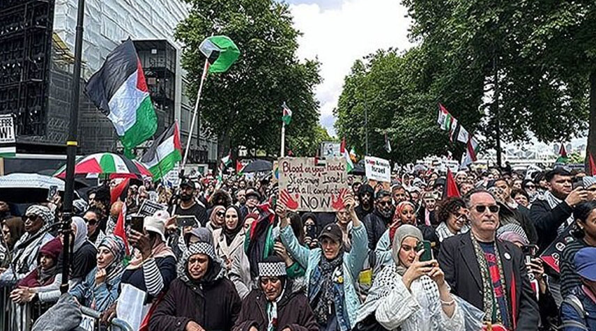 مسيرات منددة بالإبادة الجماعية للفلسطينيين في روما ولندن