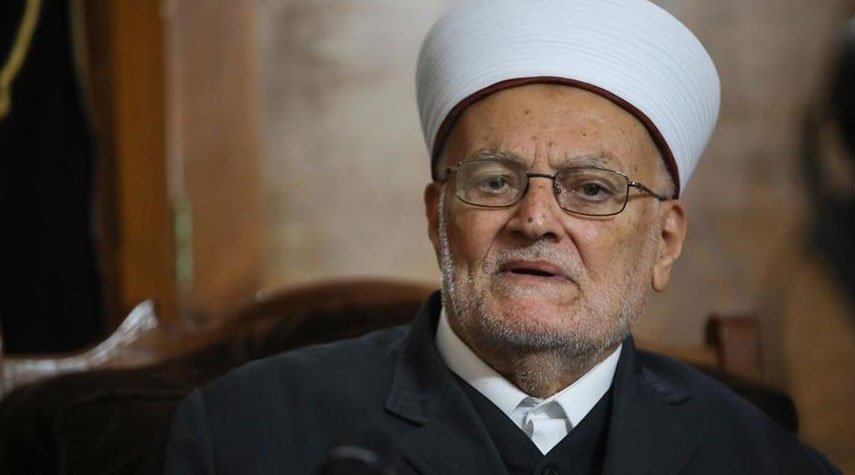 منع خطيب الأقصى من دخول المسجد لستة أشهر