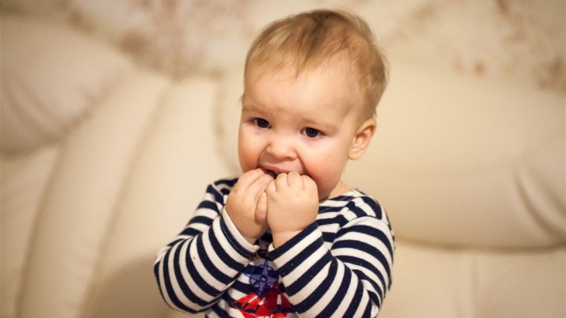 أسباب قضم الأظافر لدى الأطفال.. ما هي؟