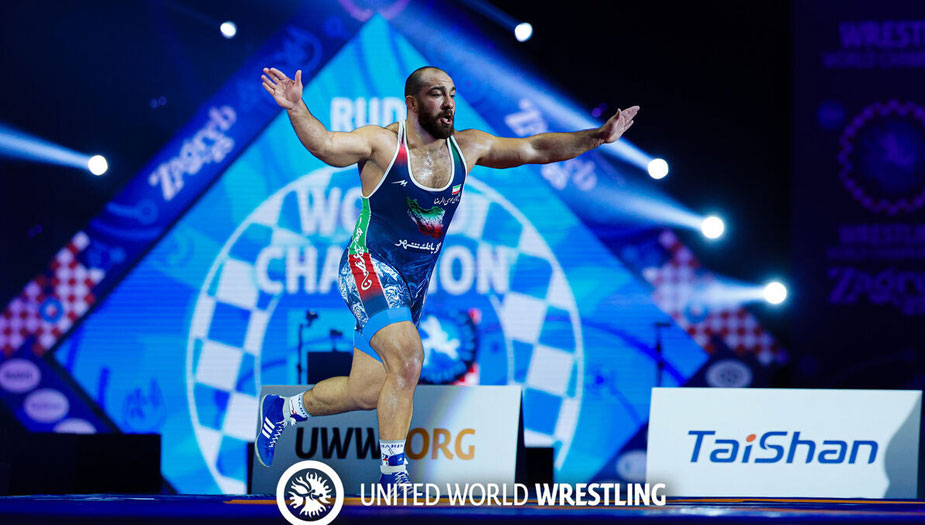 المصارعون الإيرانيون يترشحون لجائزة الأفضل في العالم