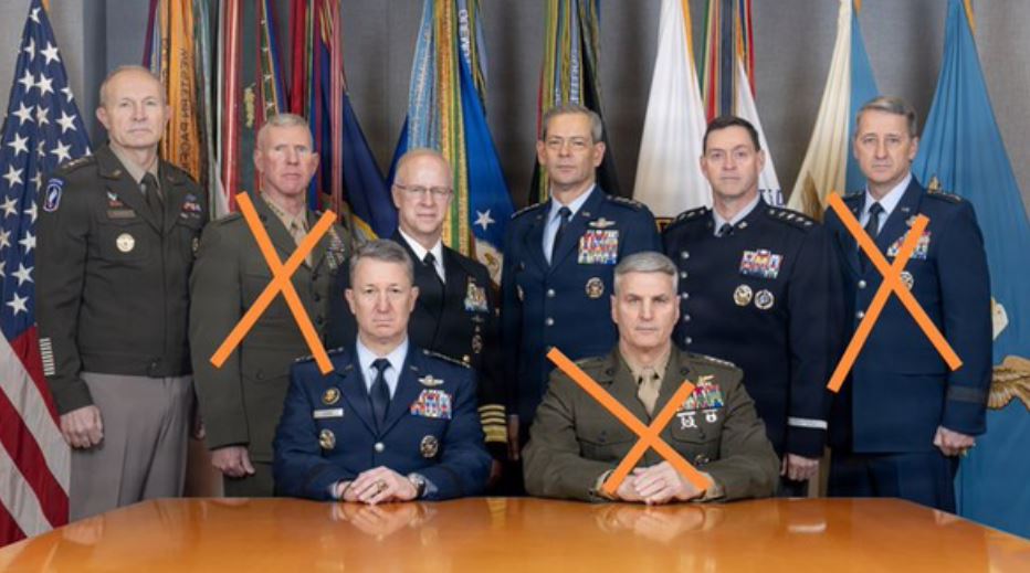 خلافات واستقالات تضرب صفوف القيادات الأمريكية